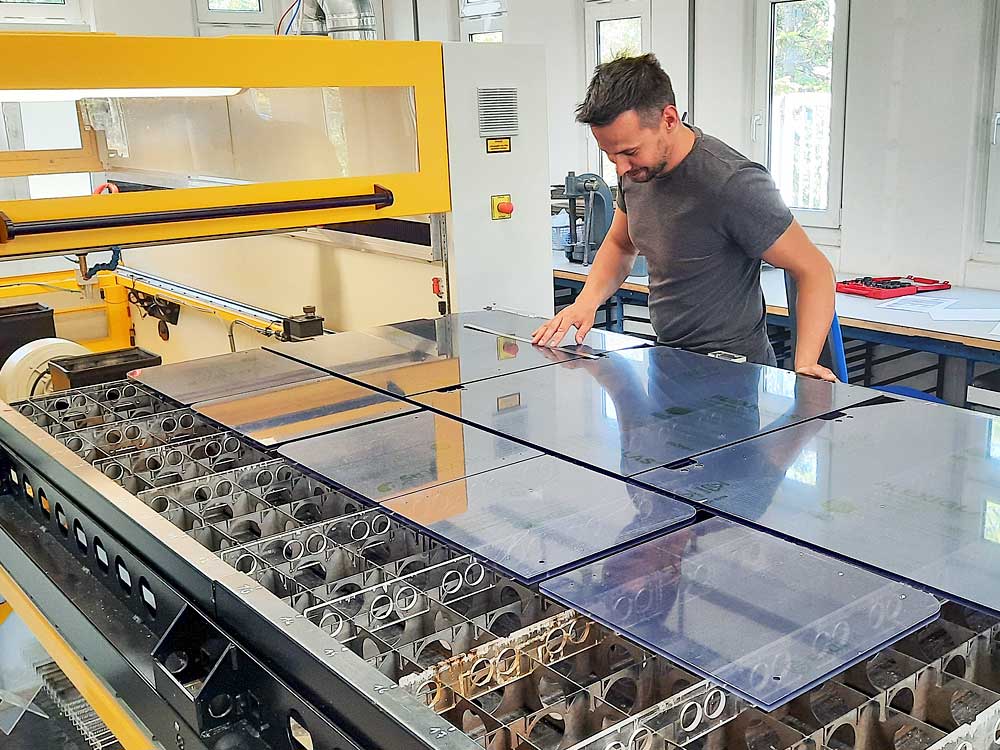 Sonderanfertigung Plexiglas Lasern und Gravieren